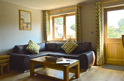 Irstead Bed & Breakfast | Cotenham long barn with hot tub