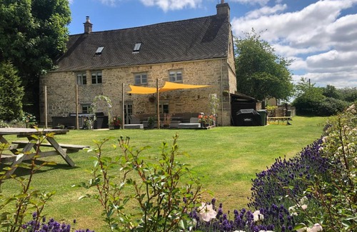France Lynch Villa | Cotswold Valley View Manor