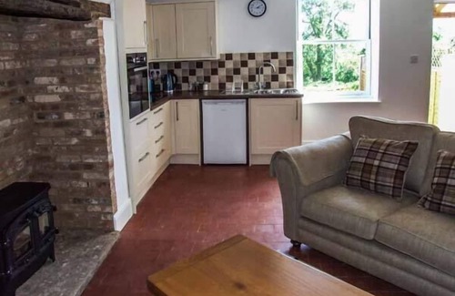Stratford-upon-Avon Cottage | COTSWOLD VIEW, romantic, with a garden in Clifford Chambers
