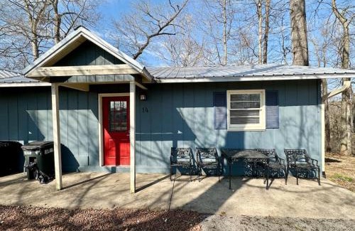 Nancy House | Cottage 14- Lees Ford Marina