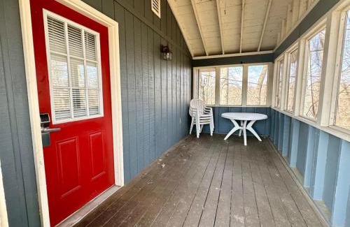 Nancy House | Cottage 16 Lees Ford Marina