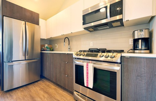 Wainfleet Cottage | Cottage 20: Upper-Level Beachfront Unit in 4-Plex