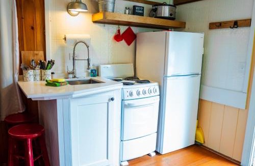 Wolfeboro Apartment | Cottage 5-6 - 2 Bedroom/1 Bath End Unit