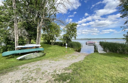 Campbellford Cabin | Cottage #6 - Catch More Resort (Waterfront)