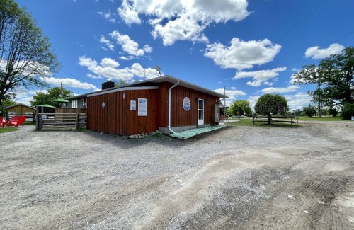 Campbellford Cabin | Cottage #6 - Catch More Resort (Waterfront)