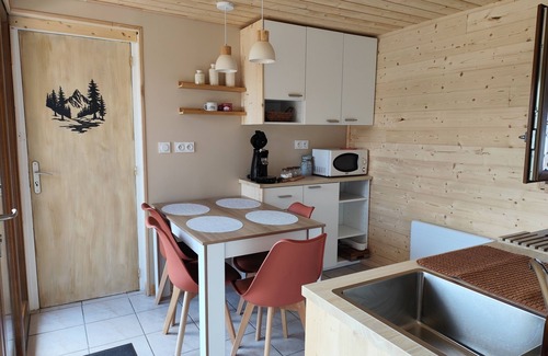 Vernet-la-Varenne Condo | Cottage atmosphere
