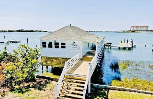 Morehead City Cottage | Cottage built over the water in Beaufort North Carolina!