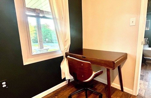 Luray Cottage | Cottage by the Caverns *FIRE PIT* *MOUNTAIN VIEWS*