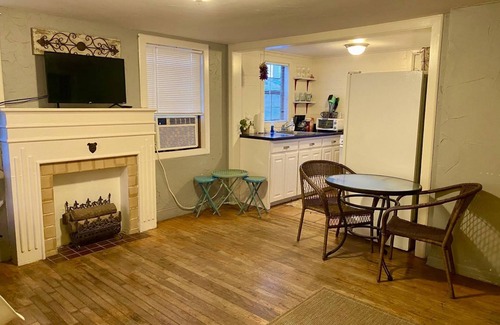 Amarillo House | Cottage by the College