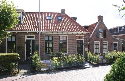 Paesens-Moddergat House | Cottage by Wadden Sea with Scenic Views, cleaning included