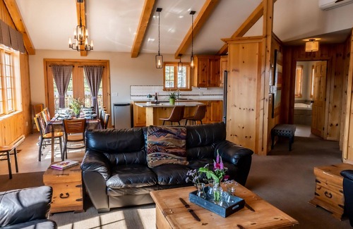 Sainte-Agathe-des-Monts Ski Chalet | Cottage Vasara for 12 people