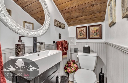 Ridgecrest House | Cottage Charm at the Sanctuary