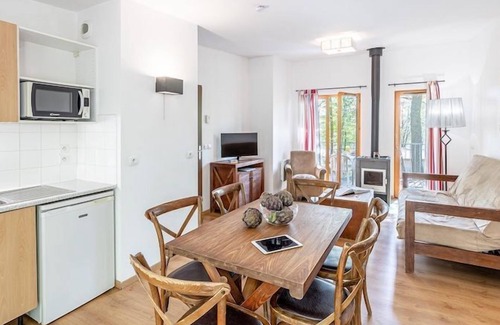 Eppe-Sauvage Cabin | Cottage cosy pour 7 | Terrasse et cuisine privées!