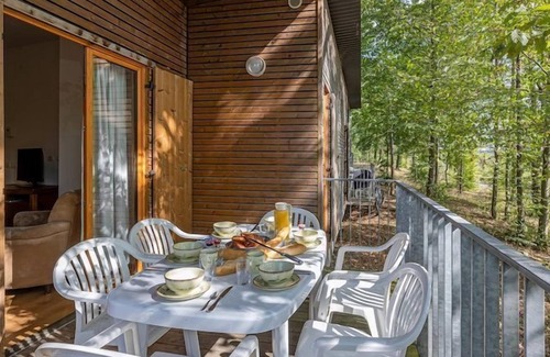 Eppe-Sauvage Cabin | Cottage cosy pour 7 | Terrasse et cuisine privées!