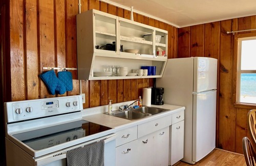Oscoda Cottage | Cottage Cove · Lake Huron Beach Cottage No. 5