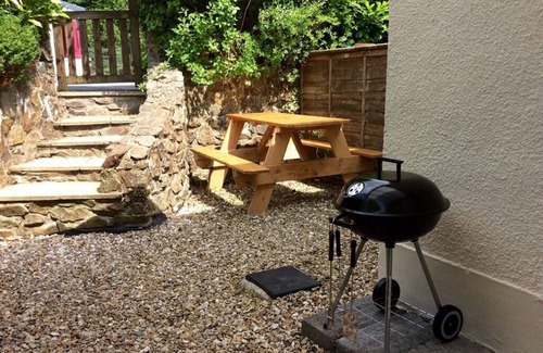 Cwmduad Cottage | Cottage-Dolau Self-catering-Ensuite