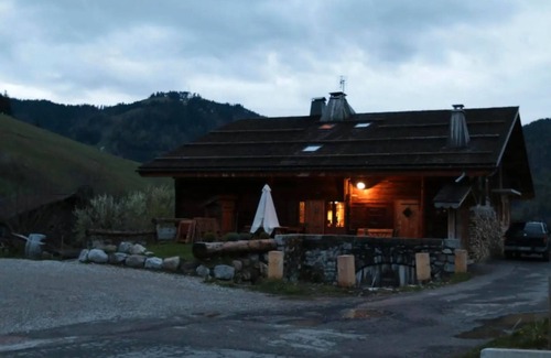 La Clusaz Cottage | Cottage 'Du Bas' with Mountain View and Wi-Fi