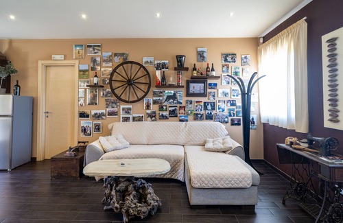 Piedimonte Etneo House | Cottage 'Etna Ranch' with Wi-Fi, Garden & Air Conditioning