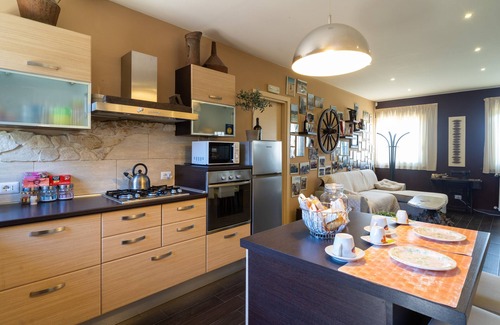 Piedimonte Etneo House | Cottage 'Etna Ranch' with Wi-Fi, Garden & Air Conditioning