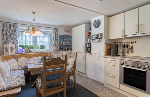 Utting am Ammersee House | Cottage "Ferienhaus Carin" with Wi-Fi, Garden and Close to the Shore