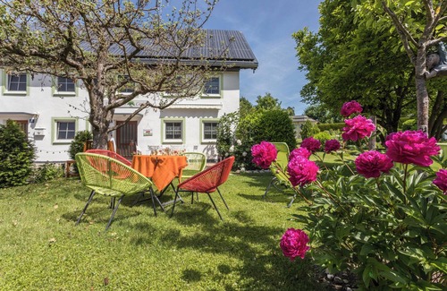 Utting am Ammersee House | Cottage "Ferienhaus Carin" with Wi-Fi, Garden and Close to the Shore