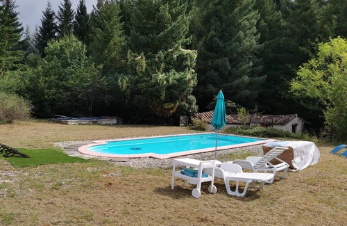 Montcuq House | Cottage 'Bergerie Piscine Privée, Jacuzzi' with Private Pool, Private Terrace and Wi-Fi