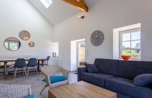 Landrevarzec House | Cottage 'Gite De Charme 8 Pers Tout Neuf' with Shared Terrace and Shared Garden