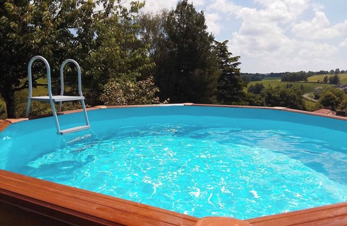 Les Salles Lavauguyon Cottage | Cottage in Lavauguyon, on Route Coeur de Lion, Close to Chateau With Pool