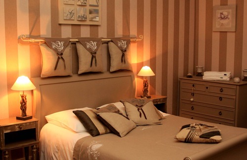 Montussan Other | COTTAGE in 13th Century Castle - 5 mins from Bordeaux