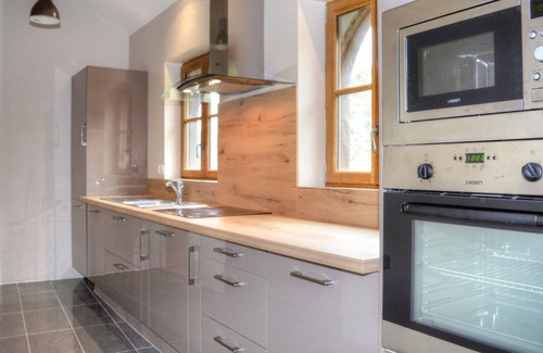 Saint-Bauld Cottage | Cottage in 15th-century castle with private pool, wifi and pets allowed