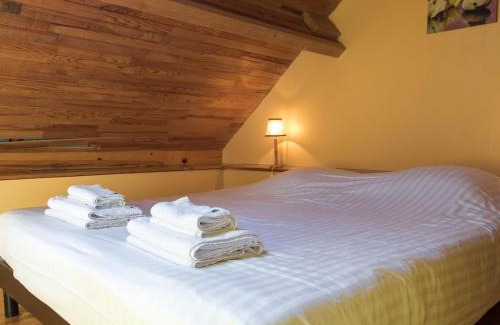 Chalais House | Cottage in Chaleix near Forest and Lake
