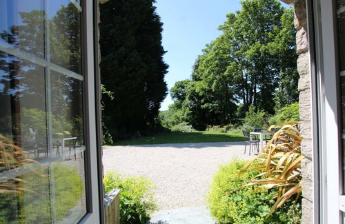 Couville Cottage | Cottage in Cotentin with fireplace and WIFI