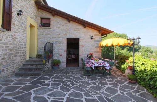 Apecchio House | Cottage in Marche near Ski Slopes