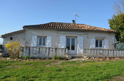 Monflanquin Cottage | Cottage in Monflanquin with private heated pool not shared