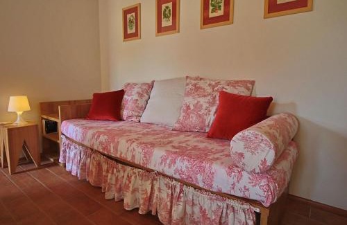 Montelabbate House | Cottage in Montelabbate with Pool & Forest