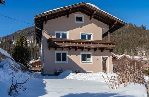 Bramberg am Wildkogel Apartment | Cottage in Muhlbach near Kitzbuhel Ski Area