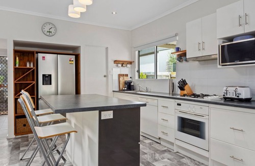 Normanville House | Cottage in Normanville - 99 Main Road, Normanville