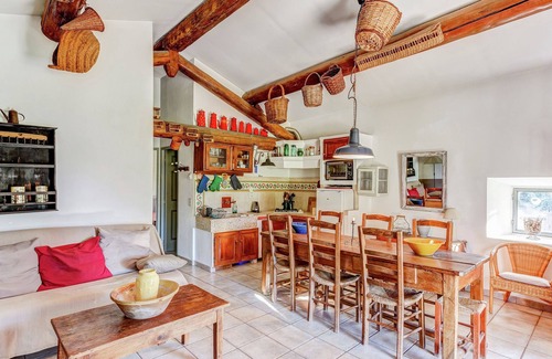 Oppede Cottage | Cottage in Oppède amidst Vineyards