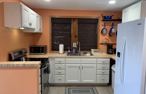 Mitiwanga Cottage | Cottage in Private Beach Community Near Cedar Point and Kalahari