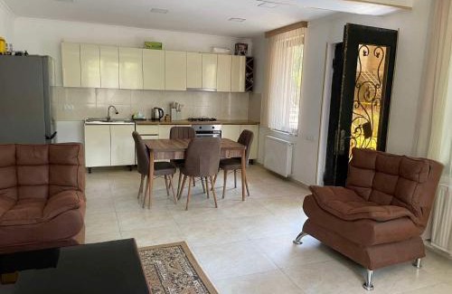 Likani House | Cottage in Sadgeri