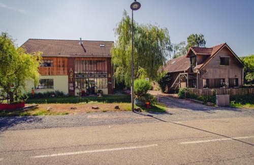 Saint-Quirin House | Cottage in Saint-Quirin by Lake & Town