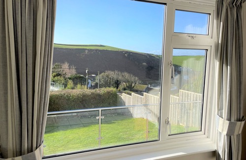 Port Isaac House | Cottage In Sought After Seaside Location with Parking and great views