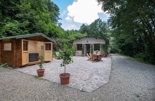 Onano Cottage | Cottage in the Castle of Santa Cristina with pool