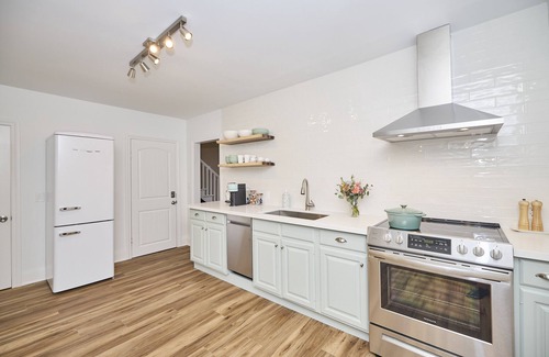 Thorold House | Cottage In The City, Your Private Niagara Retreat