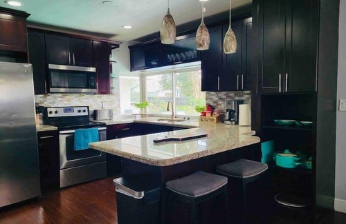 Miami Gardens House | Cottage in the Gardens!