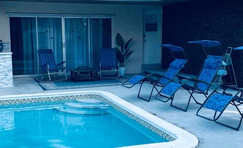 Miami Gardens House | Cottage in the Gardens!