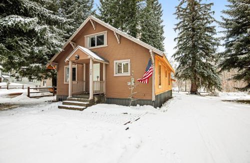 McCall House | Cottage in the Pines