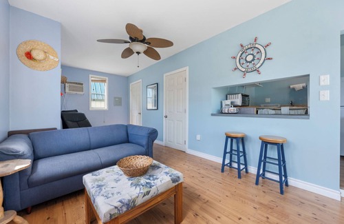 Turkey Point Cottage | Cottage in Turkey Point - beachfront