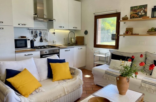 Guardistallo Cottage | Cottage Lavanda with sea view, by ToscanaTour