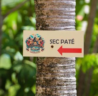 Grand Anse Apartment | Cottage Les 3 Rochers - SEC PATE Coté jardin